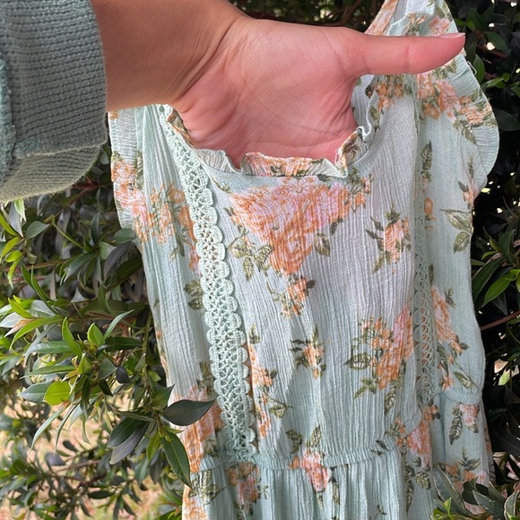 Floral Maxi Dress - Picture 7 of 7